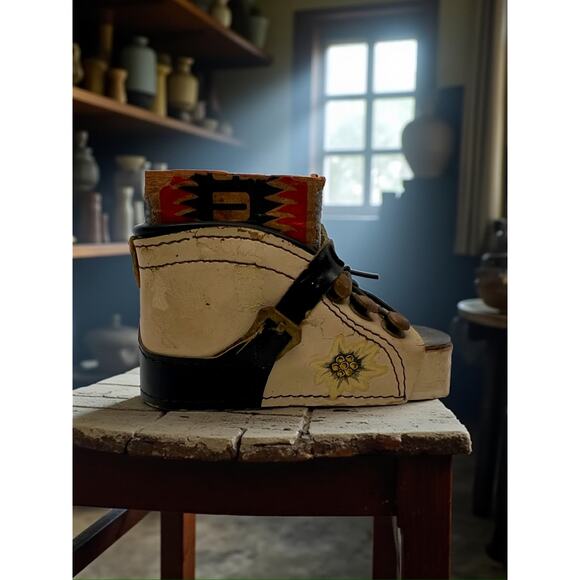 Vintage Austrian Boot Match Holder Souvenir-Wien Edelweiss-EMPTY-Folk Art-Vienna - Picture 1 of 6